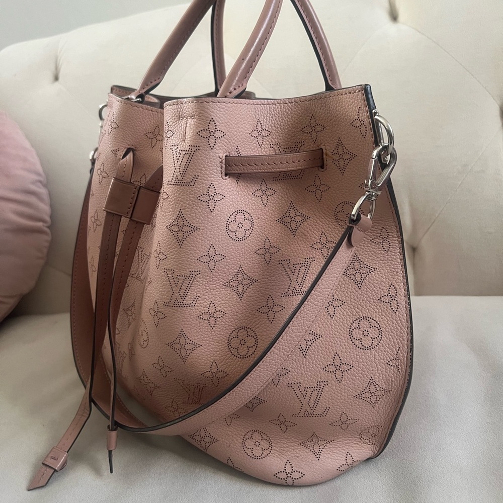 Black Friday deal🔥 Louis Vuitton Mahina Pink Monogram Tote Bag - Picture 3 of 13